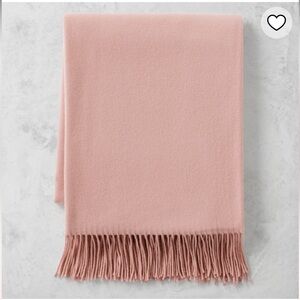 Williams Sonoma Cashmere Throw 💗☁️